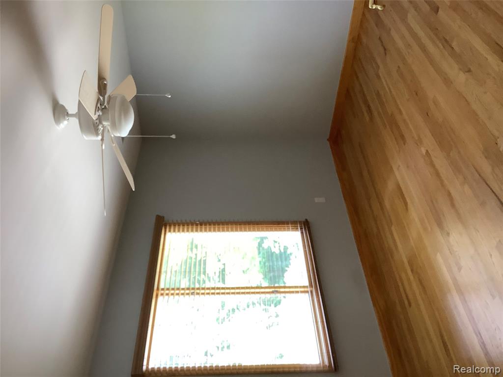 511 BASELINE Road, Northville, MI 48167 — Photo 17