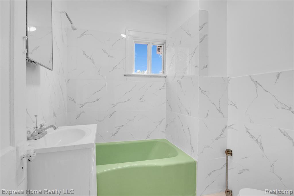 13484 Maine Street, Hamtramck, MI 48212 — Photo 13