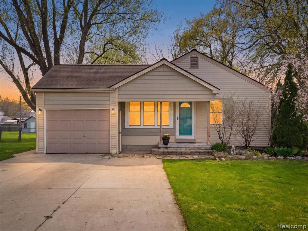 23564 Donaldson Street, Clinton Twp, MI 48035