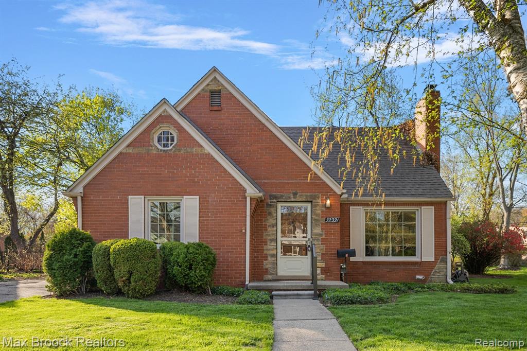 32321 Arlington Drive, Beverly Hills, MI 48025 — front exterior