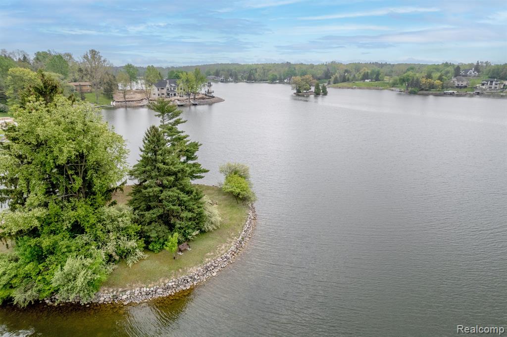 7488 DRIFTWOOD Drive, Fenton, MI 48430 — Photo 44