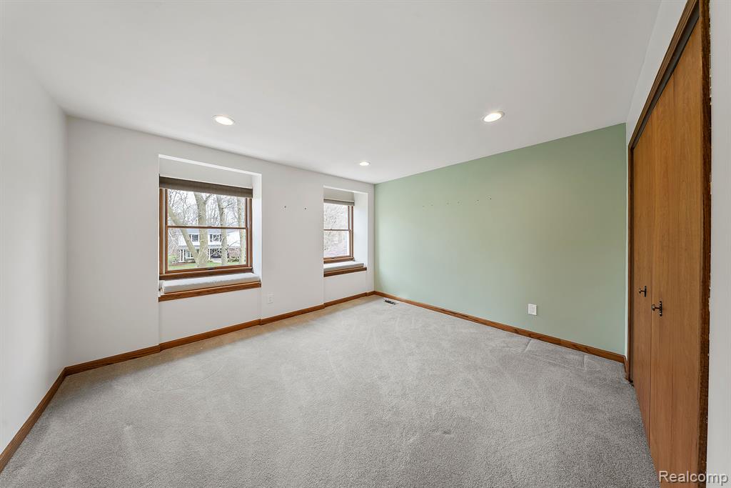9415 Lakewood Drive, Grosse Ile, MI 48138 — Photo 32