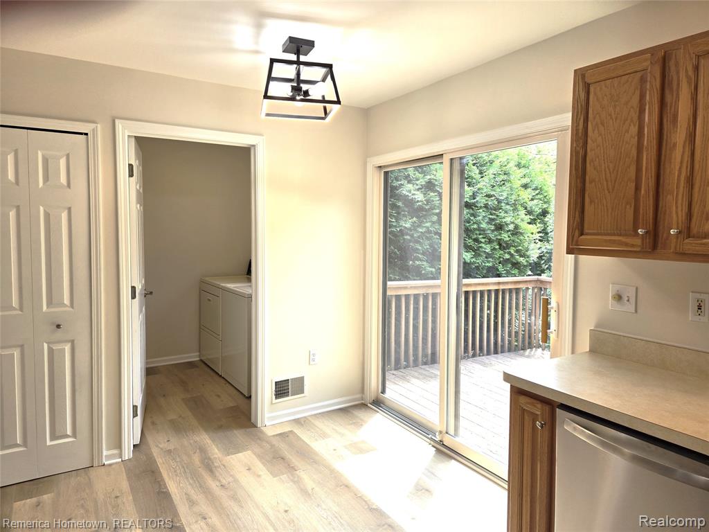 8 Hickory Court, Unit 8, Dearborn Heights, MI 48127 — Photo 8