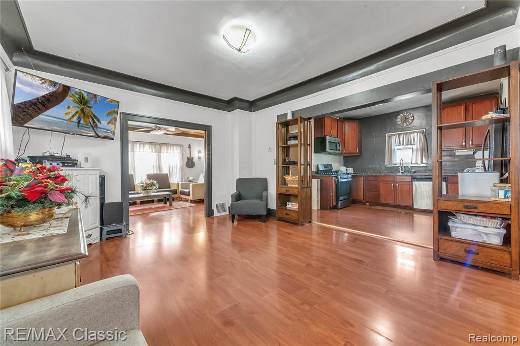 574 W Greendale, Detroit, MI 48203 — Photo 6