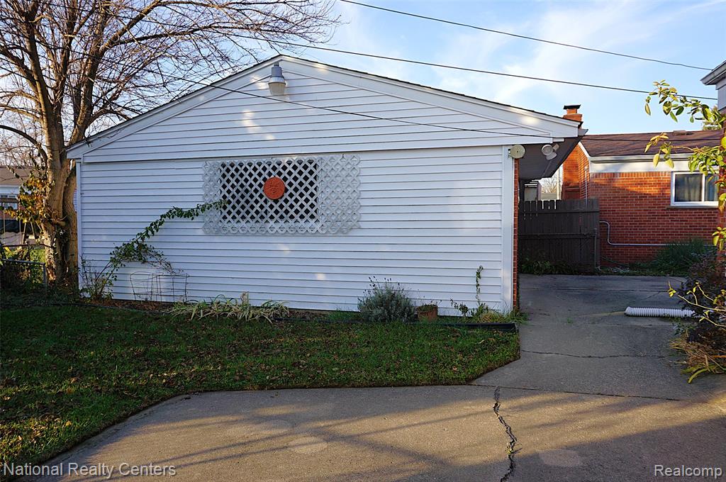 8563 Cavell Street, Westland, MI — Photo 30