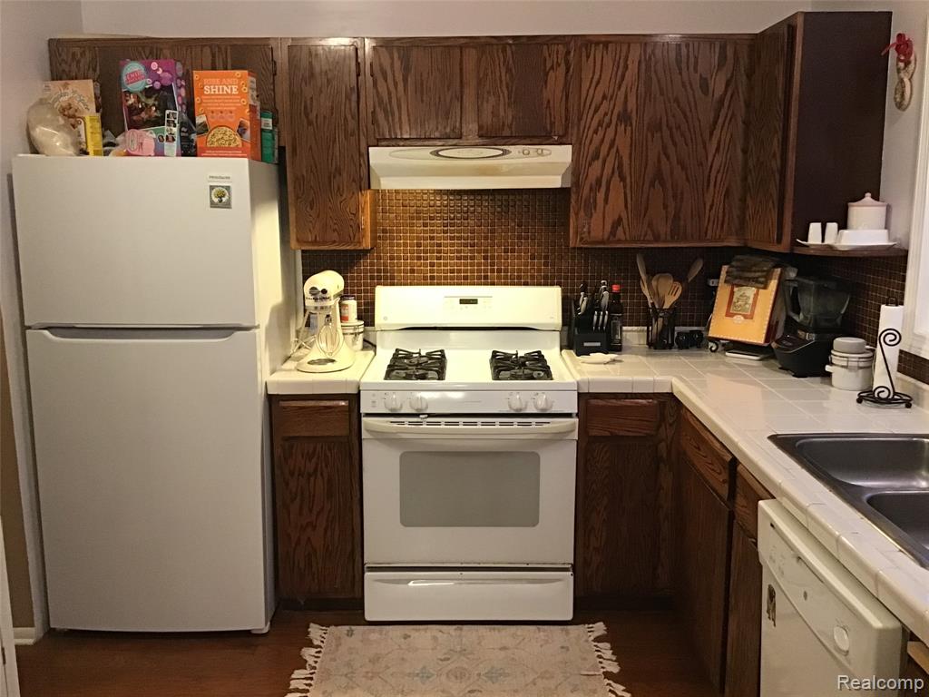 7640 Garland, Washington, MI — Photo 16