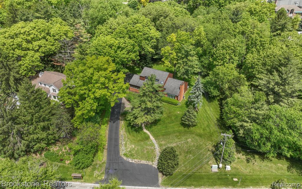 5944 WATERFORD HILL, Clarkston, MI — Photo 2