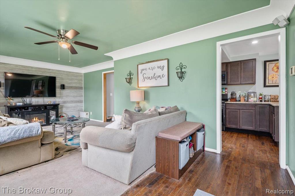 4145 HILLCREST Drive, Warren, MI 48092 — Photo 20