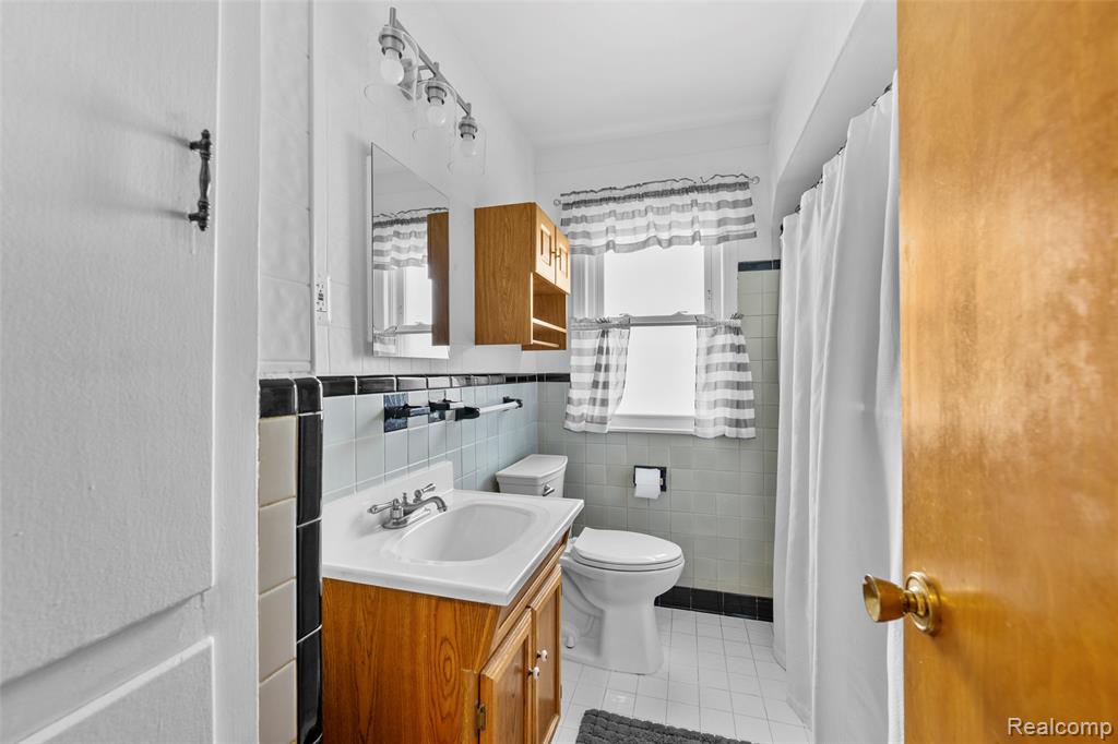 13750 Kingston Street, Oak Park, MI 48237 — Photo 17