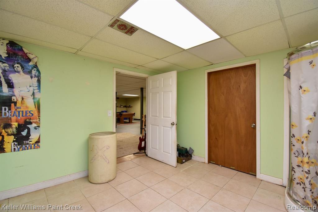 713 KNIBBE Road, Lake Orion, MI 48362 — Photo 47