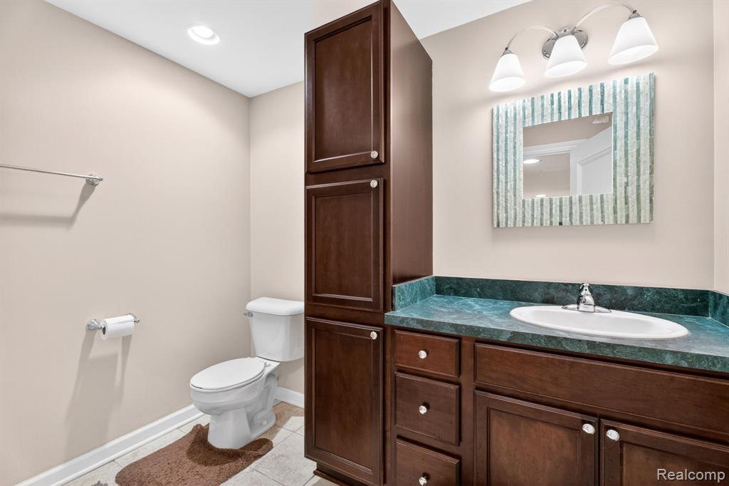 2562 Sequoia Court, Bloomfield, MI 48304 — Photo 41