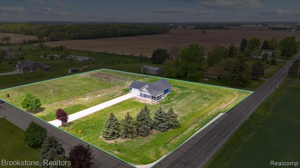 4050 CAYMAN Drive, Dewitt, MI 48820 — Photo 2