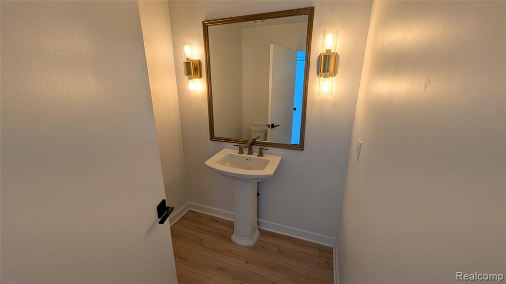 2014 Waldons Court S, West Bloomfield, MI — Photo 11