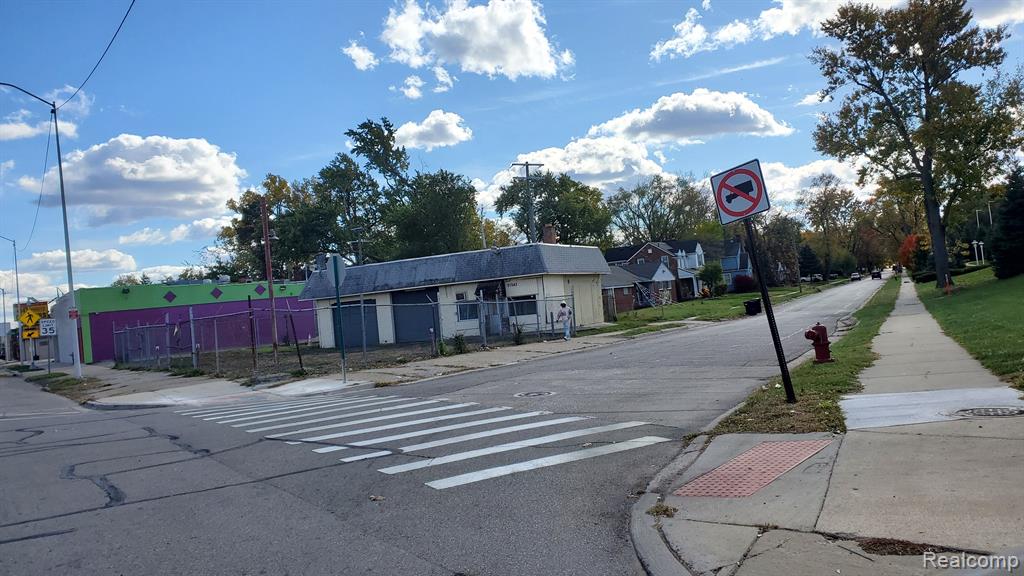 21243 GRAND RIVER Avenue, Detroit, MI 48219 — Photo 5
