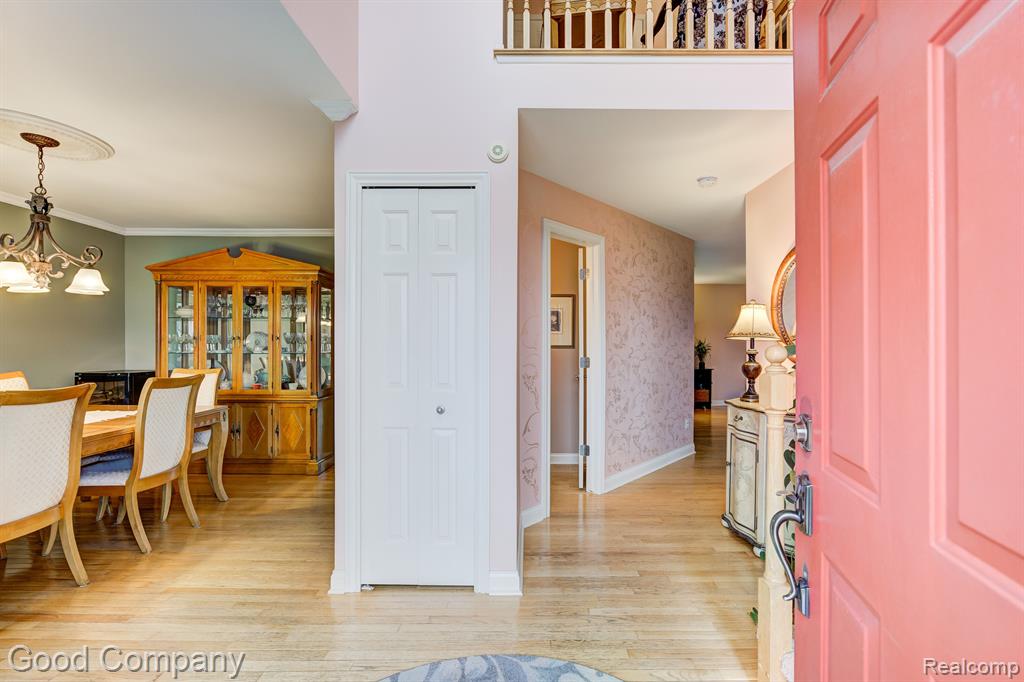 755 OAK POINT Lane, Madison Heights, MI 48071 — Photo 3