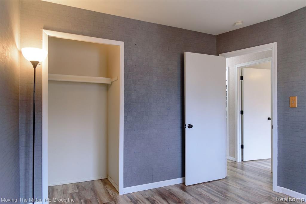 6061 N DOWLING Street, Westland, MI — Photo 15