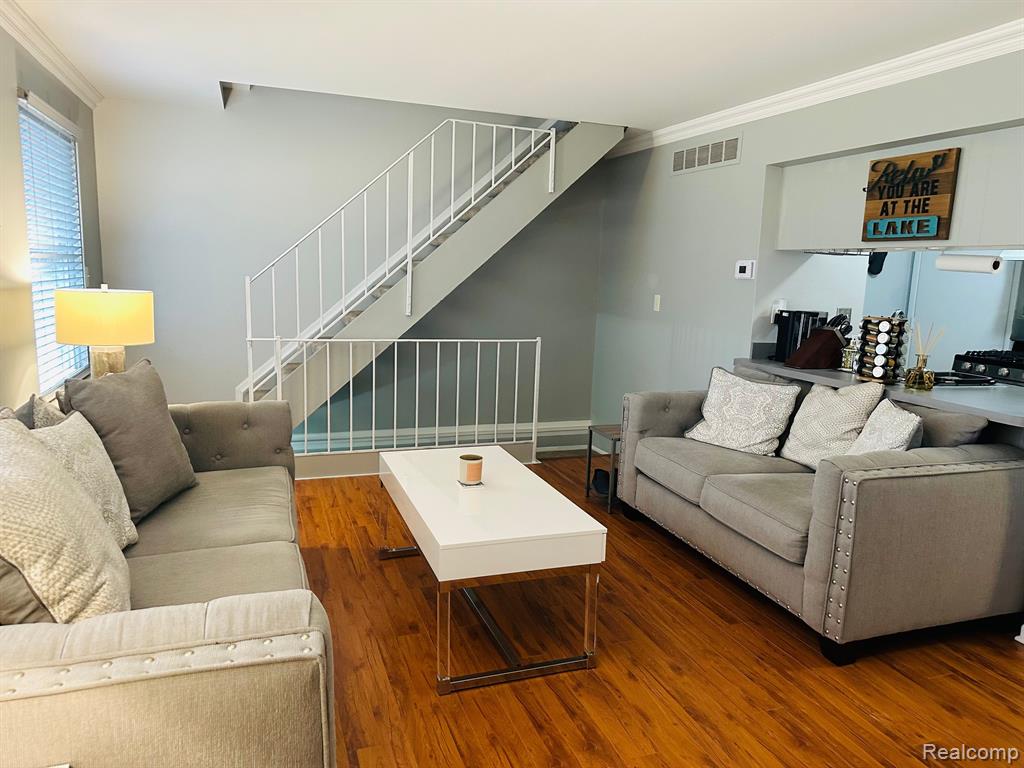 295 INLET N, Walled Lake, MI 48390 — Photo 36