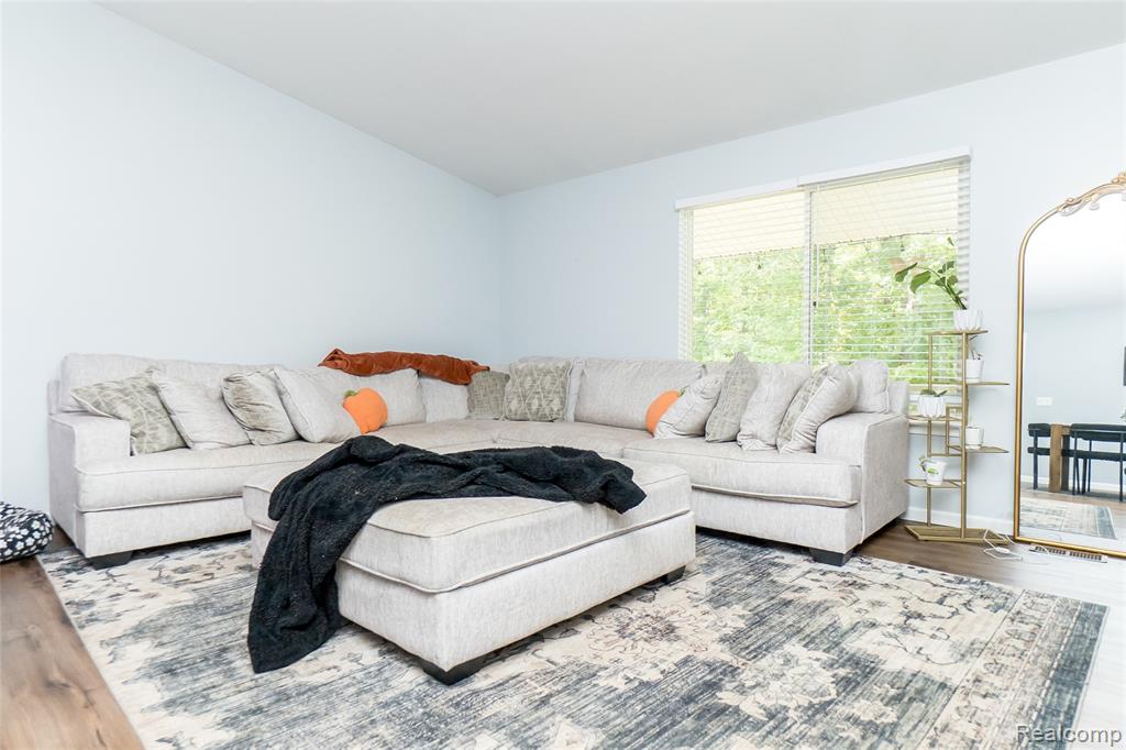 9414 Timber Ridge Drive, Grand Blanc, MI 48439 — Photo 11