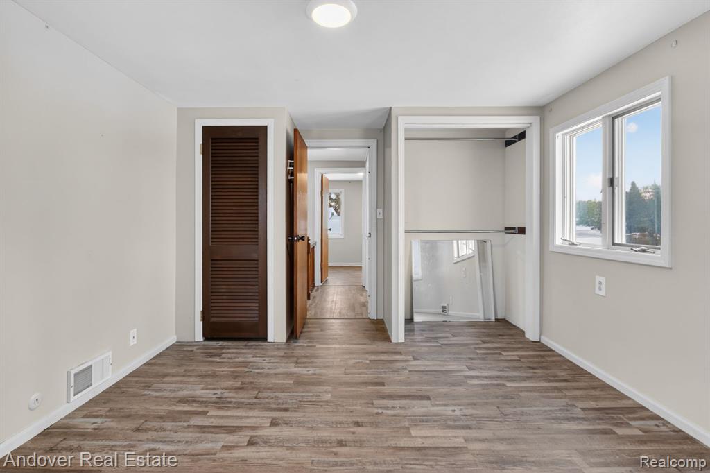 4055 Mitchell Drive, Flint, MI 48506 — Photo 23
