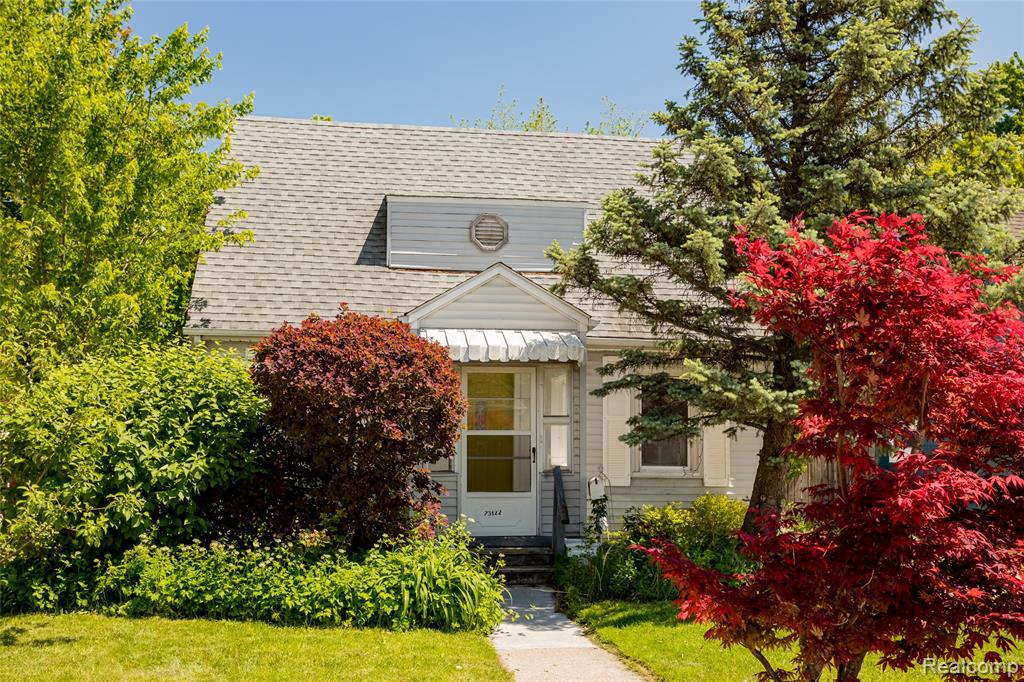 23122 Reynolds Avenue, Hazel Park, MI 48030