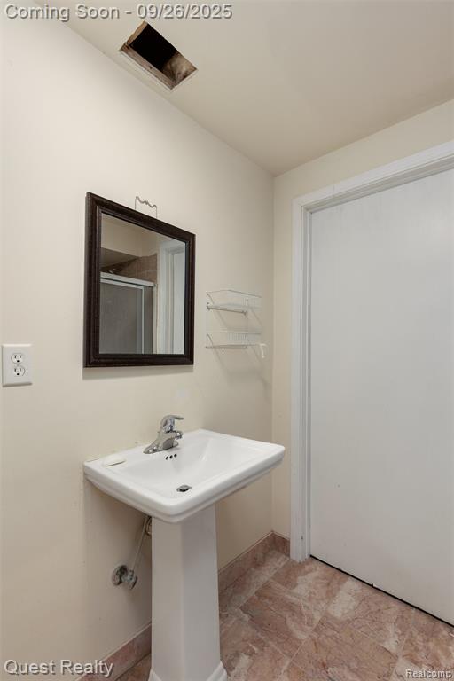 70 Fountain Park Drive, Waterford, MI 48327 — Photo 23