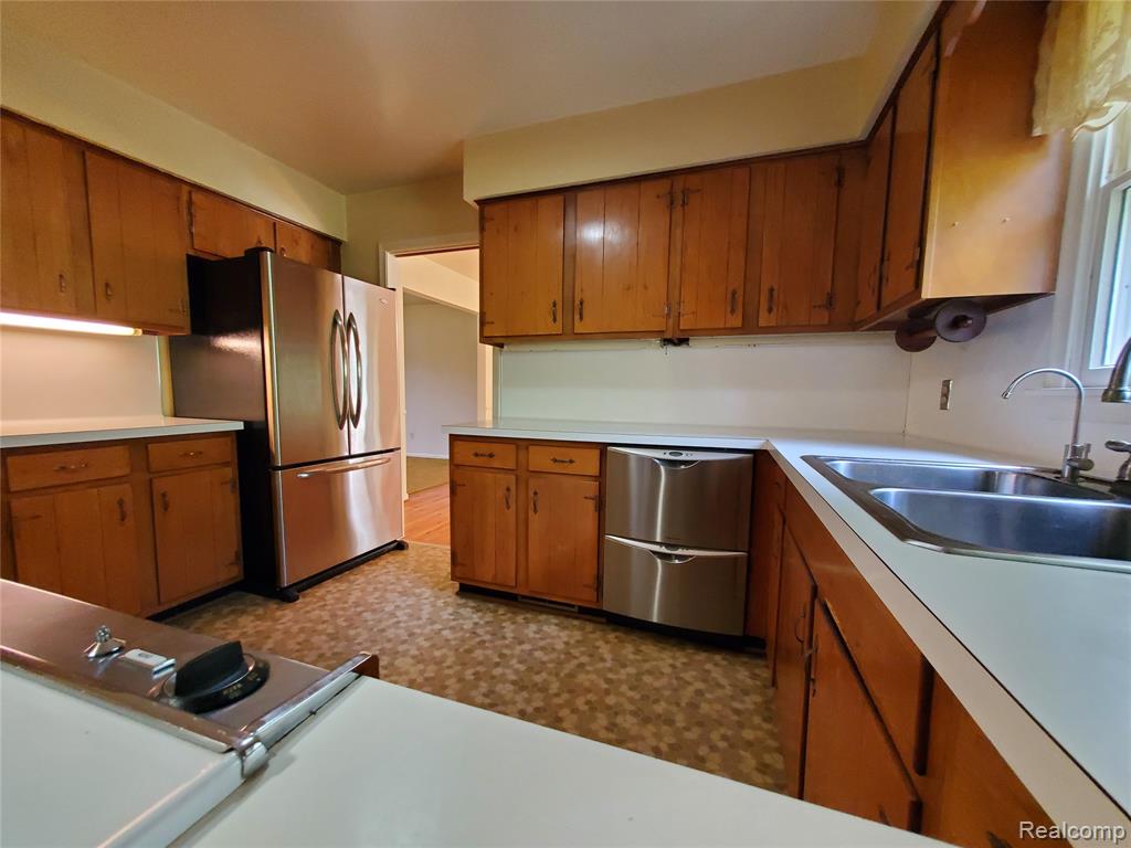 8276 Appleway Drive, Grand Blanc, MI 48439 — Photo 24