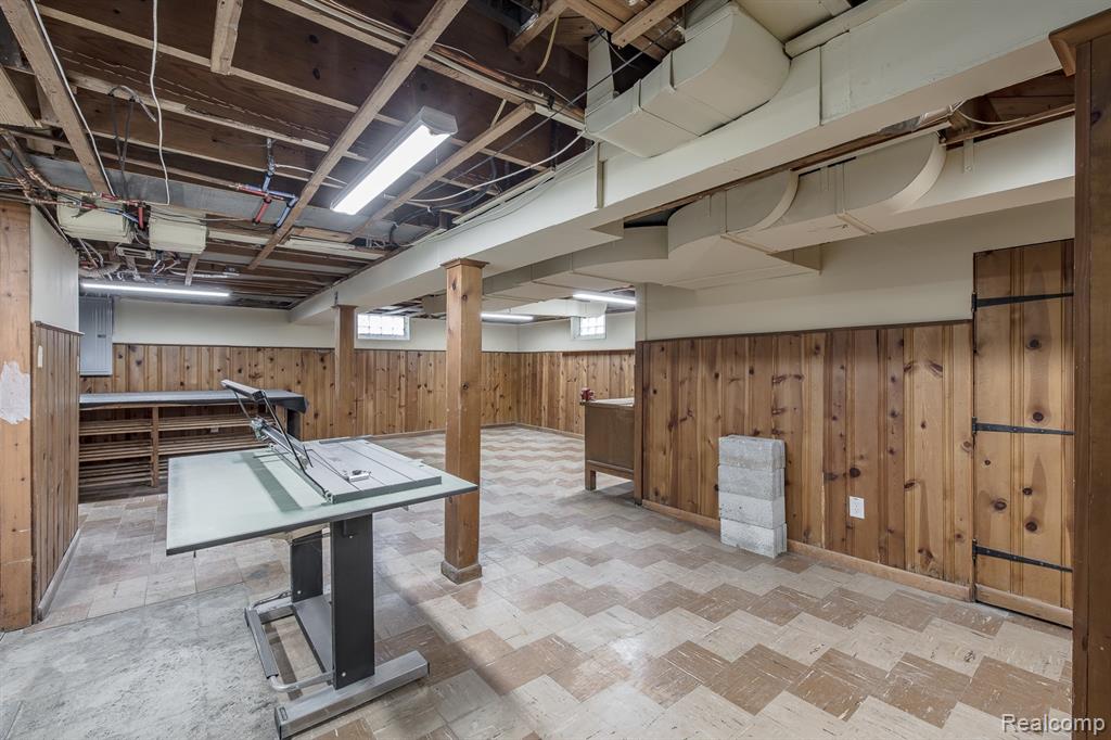 10846 Hart Avenue, Huntington Woods, MI — Photo 41