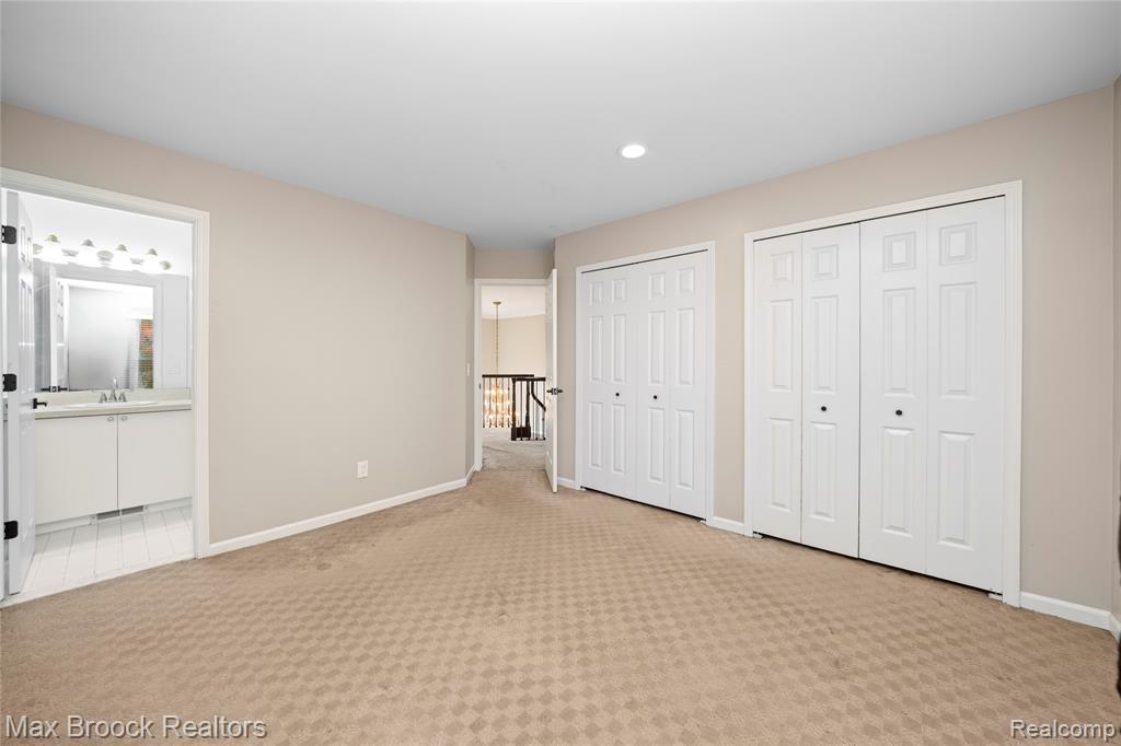 6986 Crosswell Drive, West Bloomfield, MI — Photo 29
