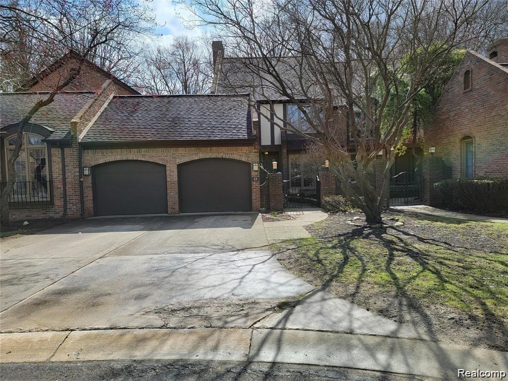 13 Timberlane Court, Dearborn, MI 48126