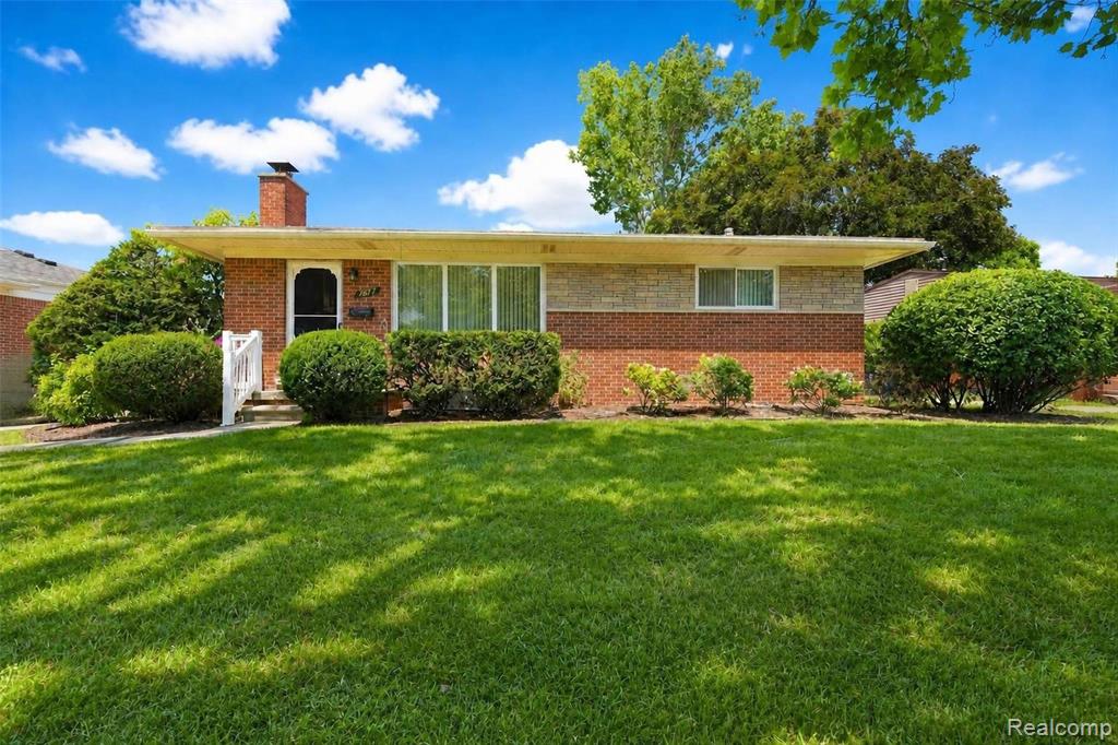 7677 Terri Drive, Westland, MI