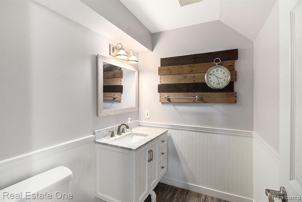 964 Abbey Lane, Milford, MI 48381 — Photo 16