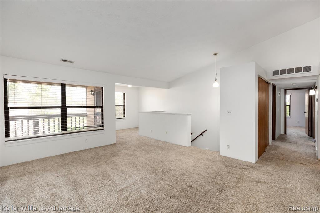 61244 GREENWOOD Drive, South Lyon, MI 48178 — Photo 2