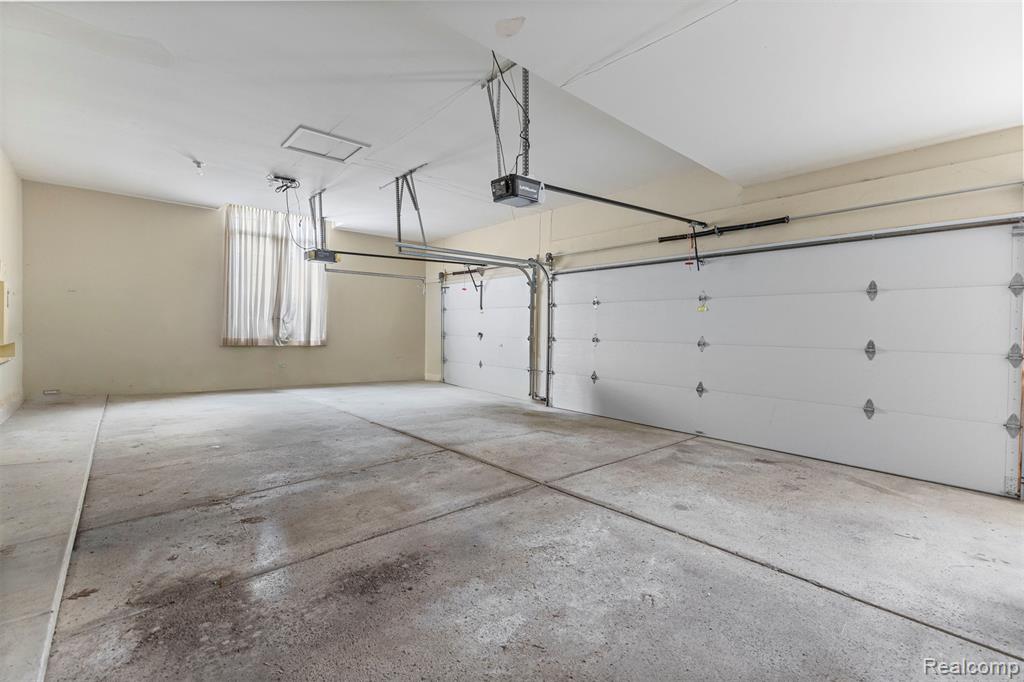 30060 Bristol Lane, Bingham Farms, MI 48025 — Photo 37
