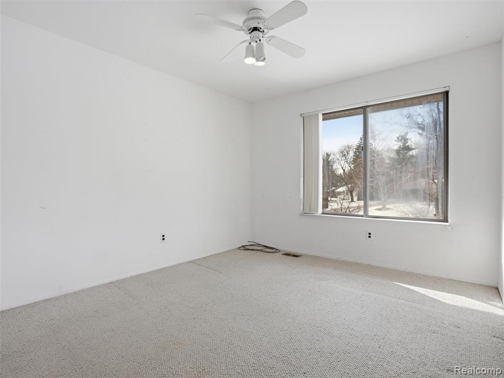 5585 Culpepper Drive, West Bloomfield, MI — Photo 24