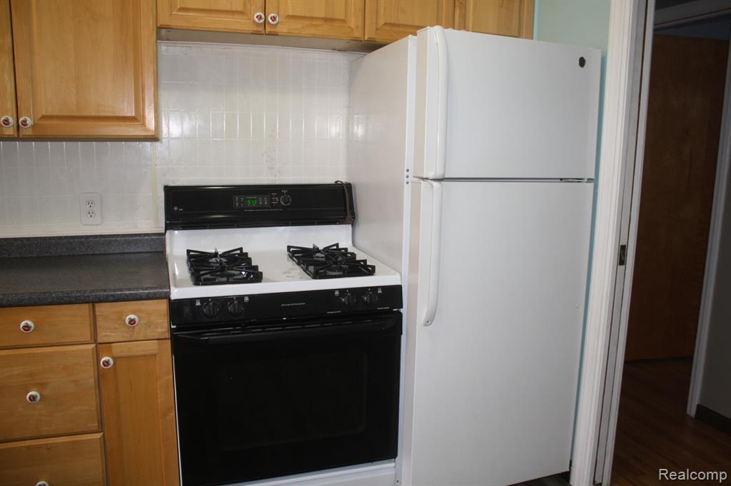 5001 Montfaucon Street, Trenton, MI 48183 — Photo 8