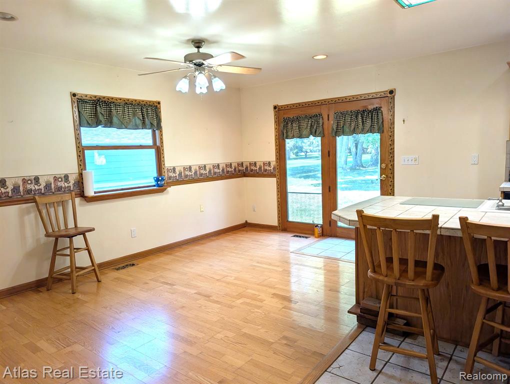 5449 Woodlawn Drive, Flint, MI 48506 — Photo 8
