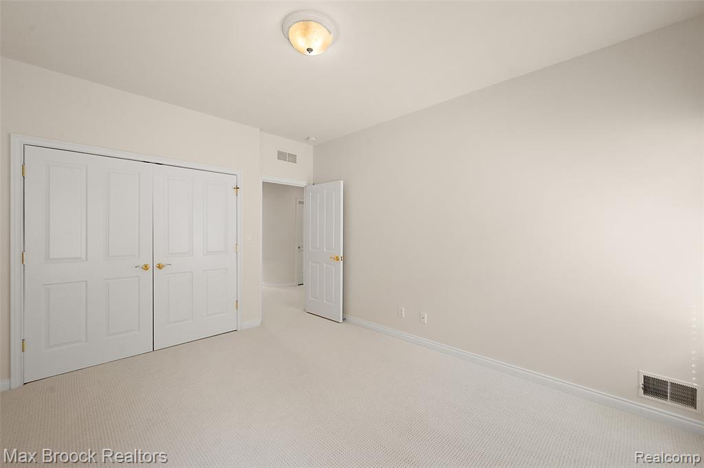 5348 Sunnycrest Drive, West Bloomfield, MI 48323 — Photo 17