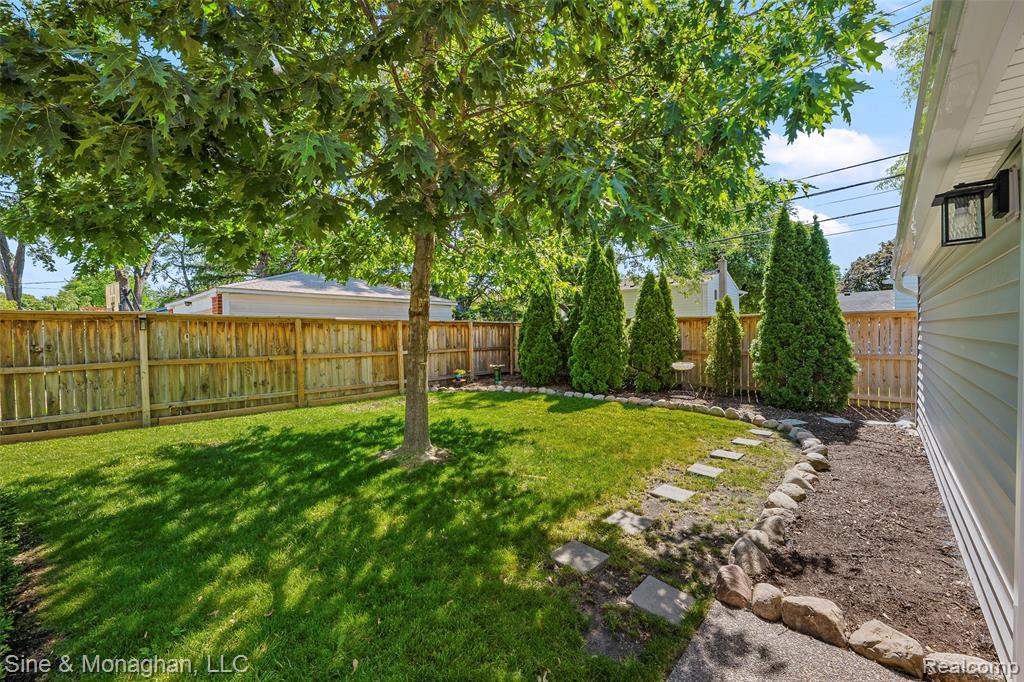 5066 Elmhurst Avenue, Royal Oak, MI 48073 — Photo 21