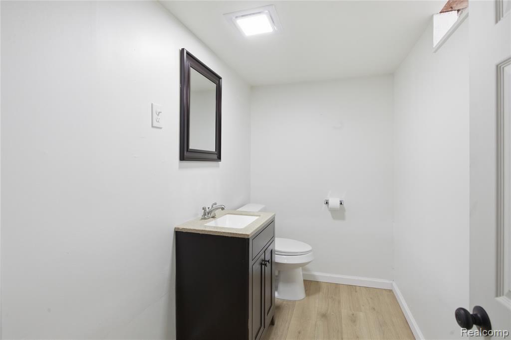 15225 Common Road, Roseville, MI 48066 — Photo 13