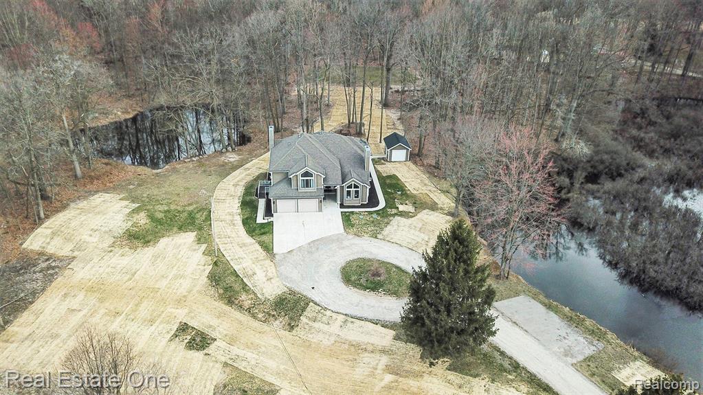 8155 Sheraton Park Drive, Fenton, MI 48430 — Photo 11