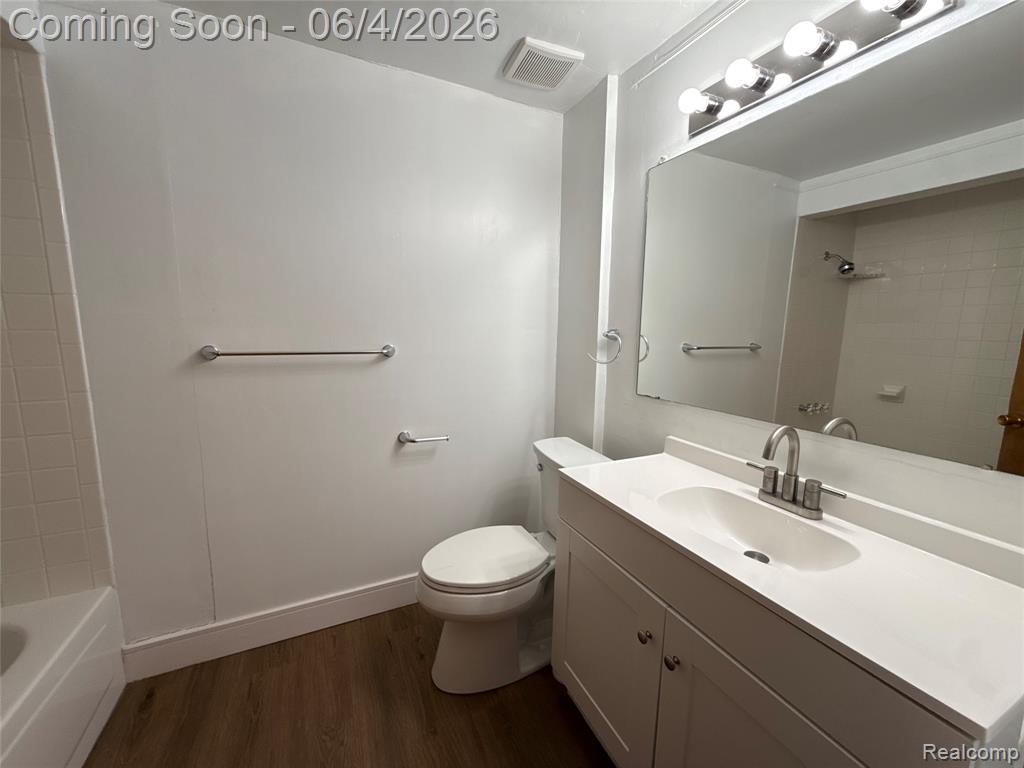 6382 Houghten Drive, Troy, MI 48098 — Photo 21