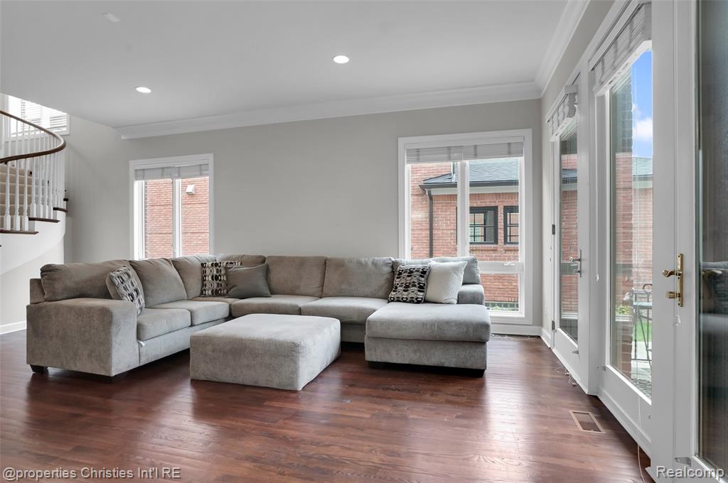 638 Hanna Street, Birmingham, MI 48009 — Photo 10