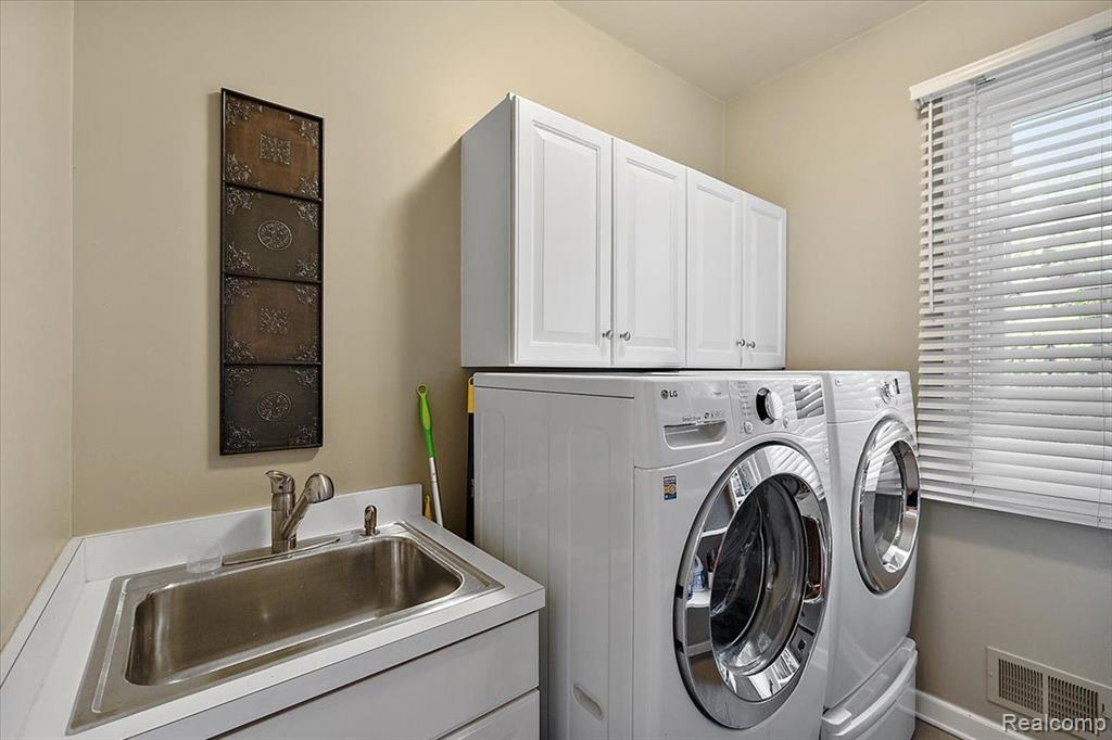 40211 BEXLEY Way, Northville, MI 48168 — Photo 51