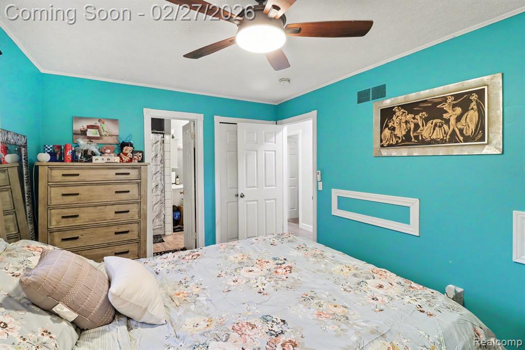 845 Crescent Lake Road, Waterford, MI 48327 — Photo 14