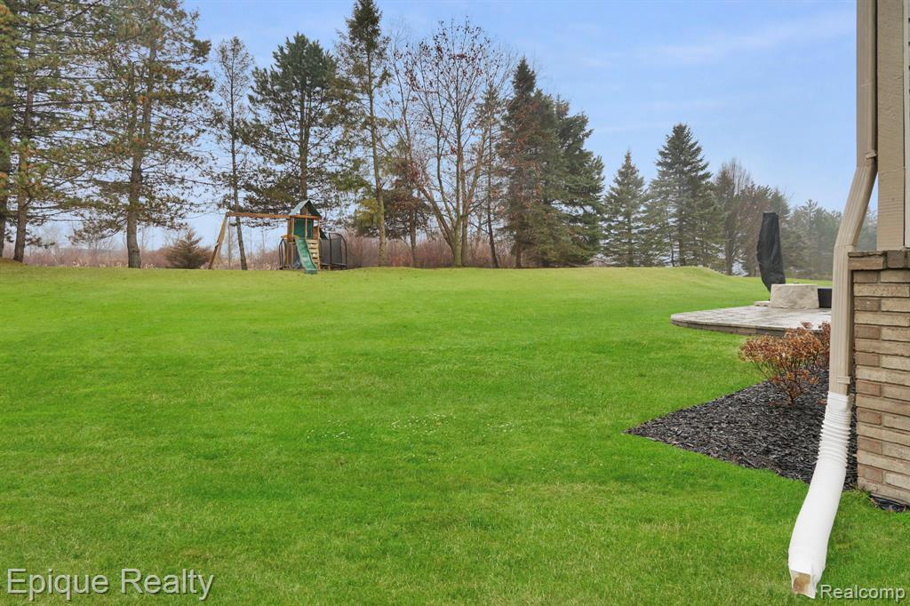 3593 Normandy Drive, Rochester, MI 48306 — Photo 25