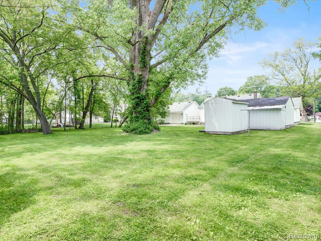 641 Michigan Avenue, Marysville, MI 48040 — Photo 22