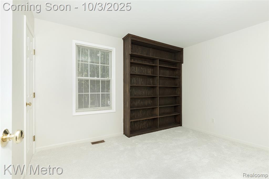 435 Thornridge Court, Rochester Hills, MI 48307 — Photo 30