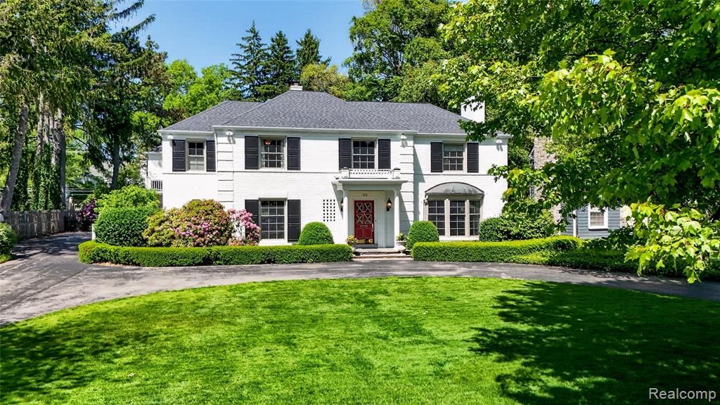 66 Oxford Road, Grosse Pointe, MI 48236