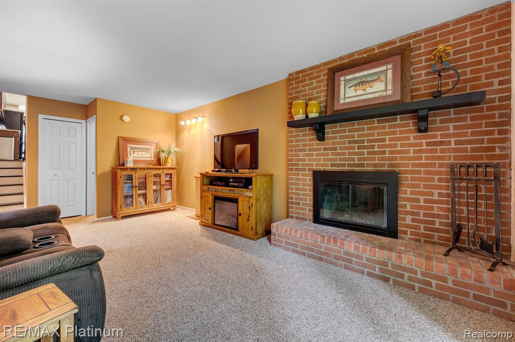 9003 SPENCER Court, Brighton, MI 48116 — Photo 14