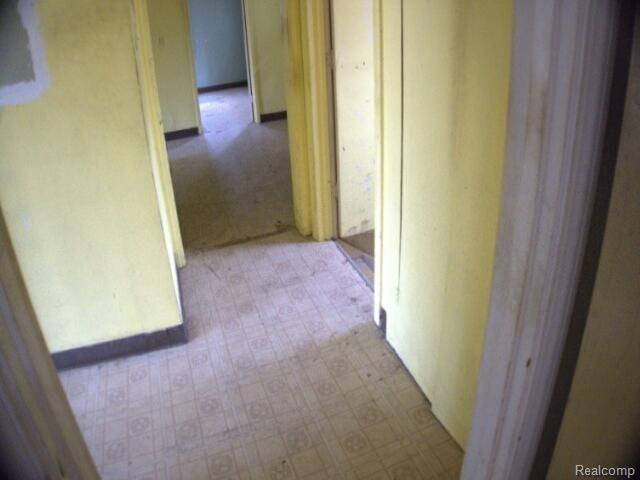 402 SEARLES Avenue, Benton Harbor, MI 49022 — Photo 10